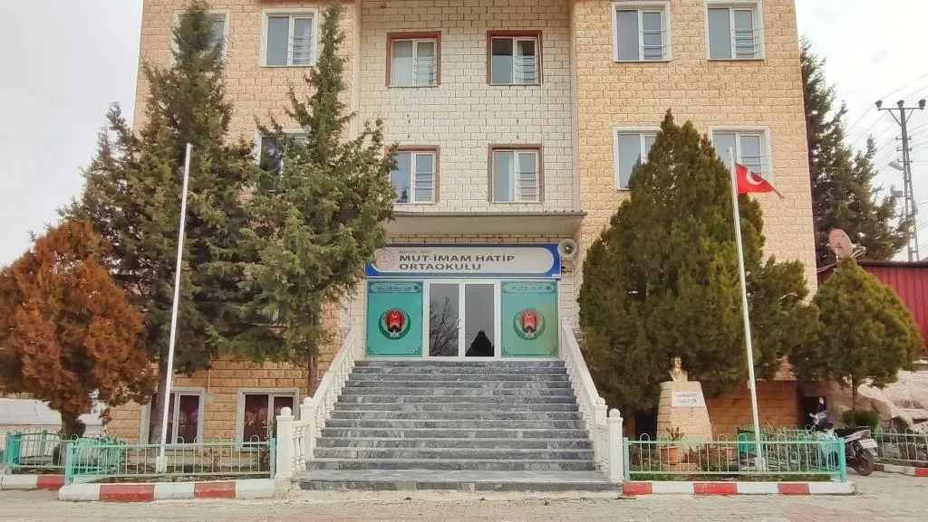 Şehit Özgür Kavastan İmam Hatip Ortaokulu fotoğrafı