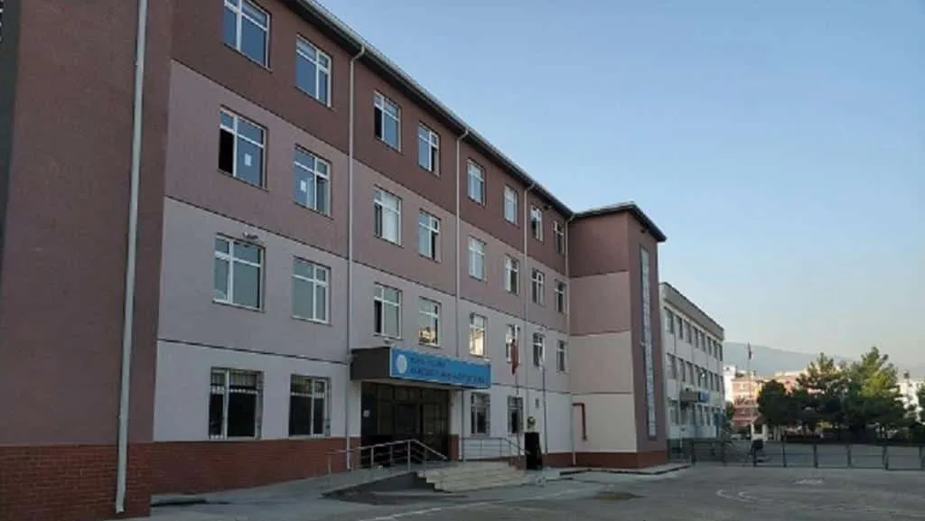 Alirızabey İmam Hatip Ortaokulu fotoğrafı