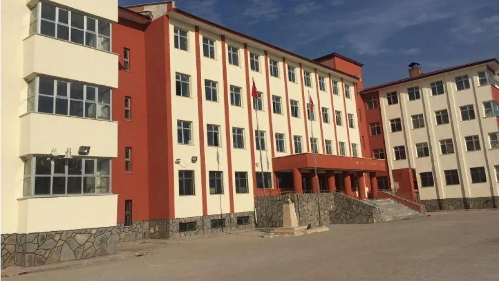 Selahaddin Eyyubi Ortaokulu