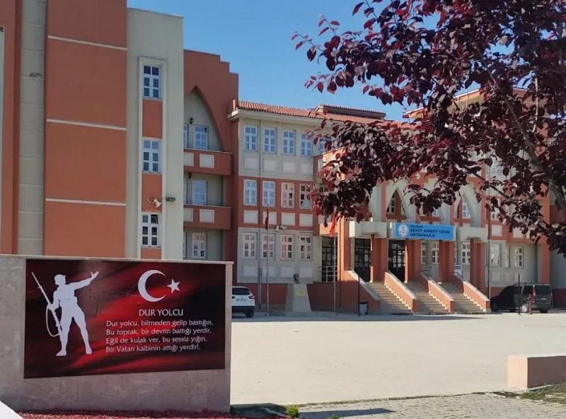 Şehit Ahmet Uzun Ortaokulu fotoğrafı