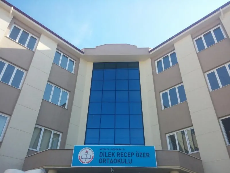 Dilek-Recep Özer Ortaokulu fotoğrafı