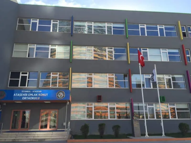Ataşehir Emlak Konut Ortaokulu fotoğrafı