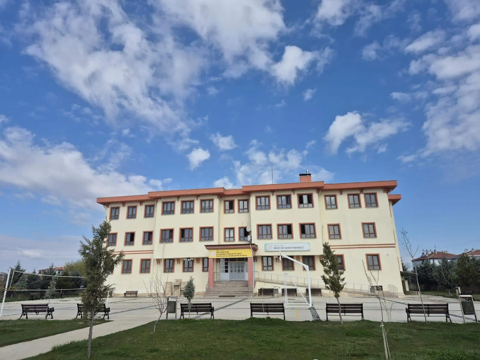Kulu Şehitleri Kız Anadolu İmam Hatip Lisesi fotoğrafı