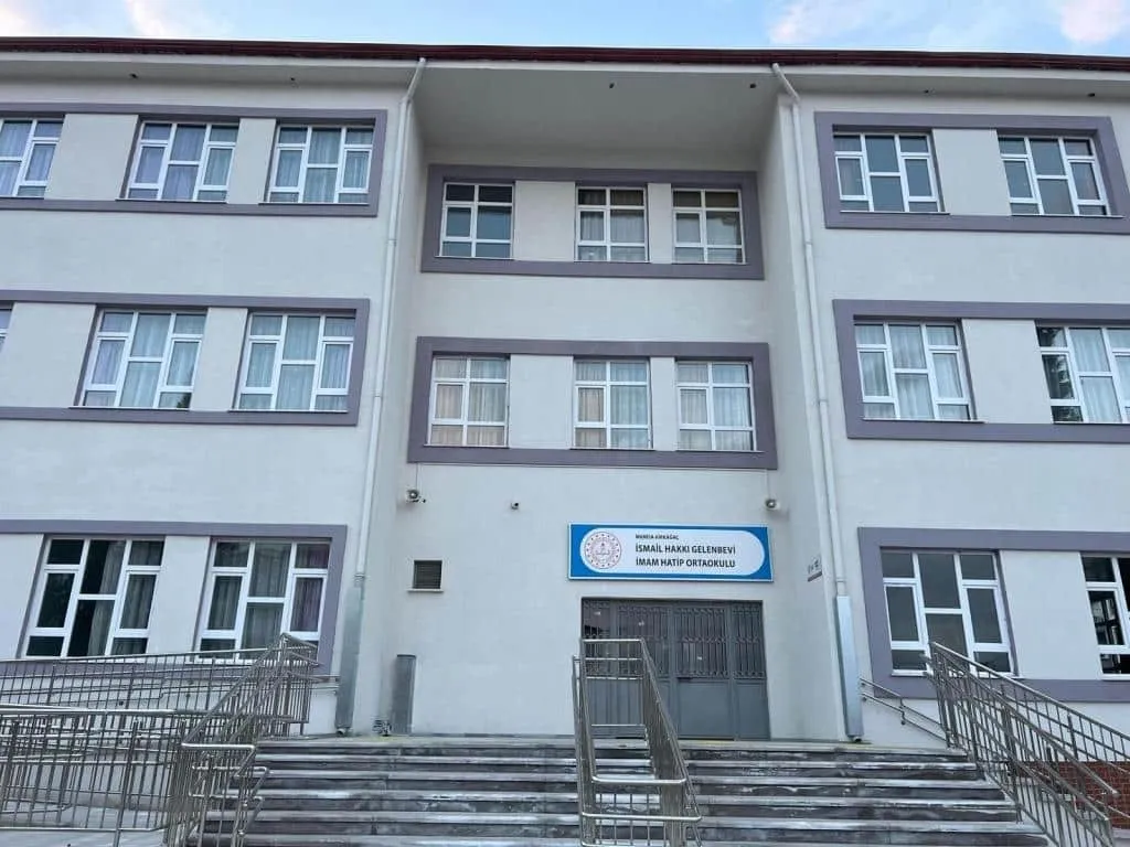 İsmail Hakkı Gelenbevi İmam Hatip Ortaokulu fotoğrafı