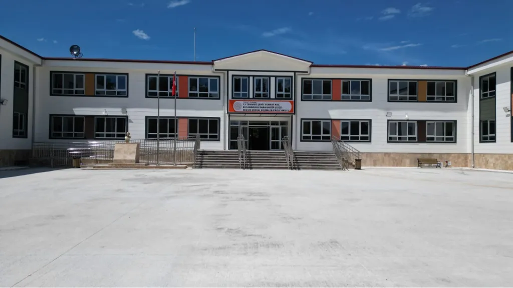 15 Temmuz Şehit Ferhat Koç Kız Anadolu İmam Hatip Lisesi fotoğrafı