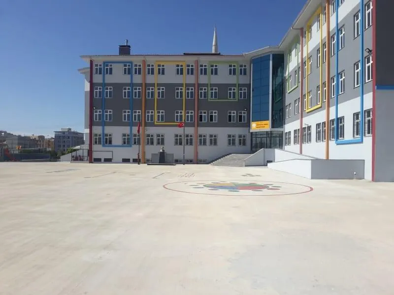 Şehit Ömer Halisdemir Kız Anadolu İmam Hatip Lisesi