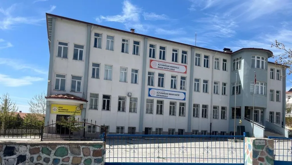 Altunhisar Anadolu İmam Hatip Lisesi