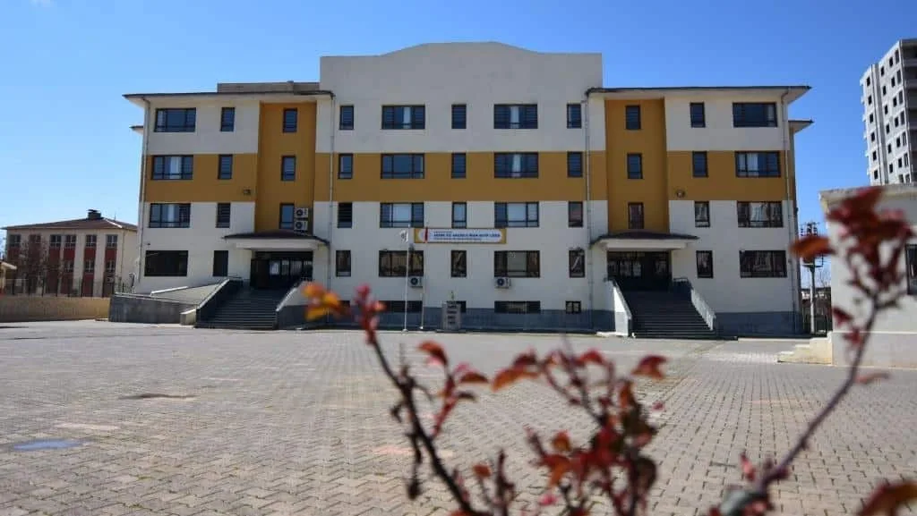 Akabe Kız Anadolu İmam Hatip Lisesi fotoğrafı