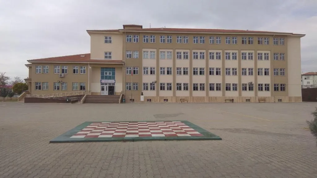 Sezai Karakoç Ortaokulu