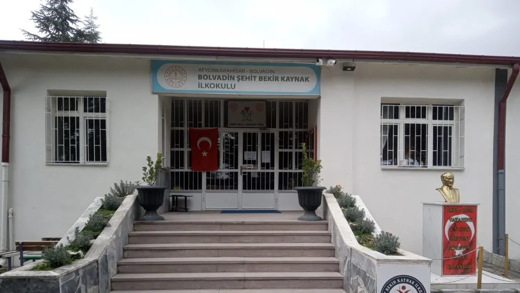 Bolvadin Şehit Bekir Kaynak İlkokulu fotoğrafı