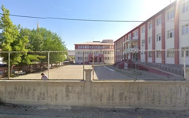 Yeşilova İmam Hatip Ortaokulu fotoğrafı