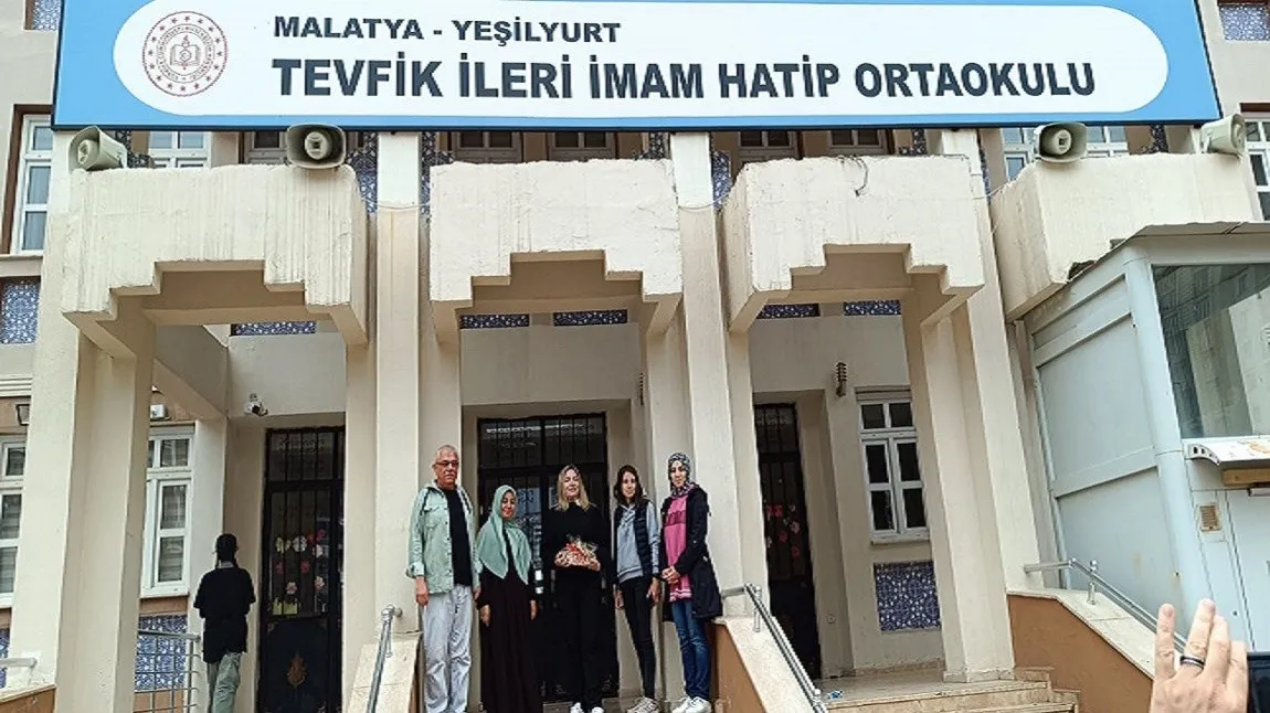 Tevfik İleri İmam Hatip Ortaokulu fotoğrafı