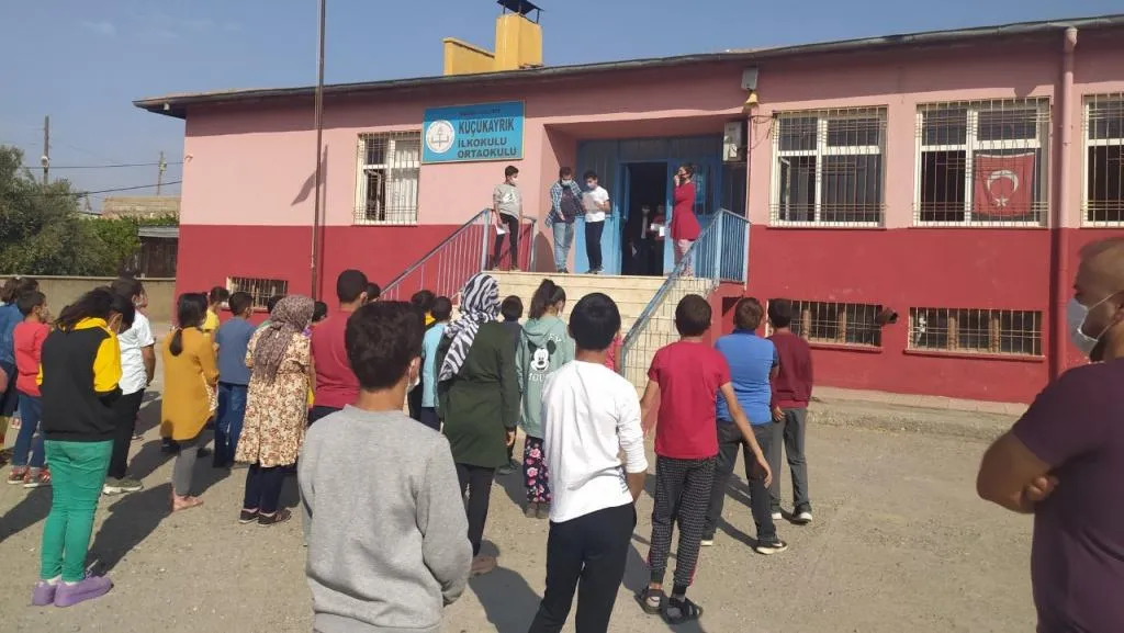Küçükayrık Ortaokulu