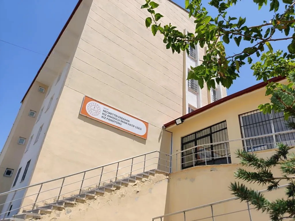 Necmettin Erbakan Kız Anadolu İmam Hatip Lisesi