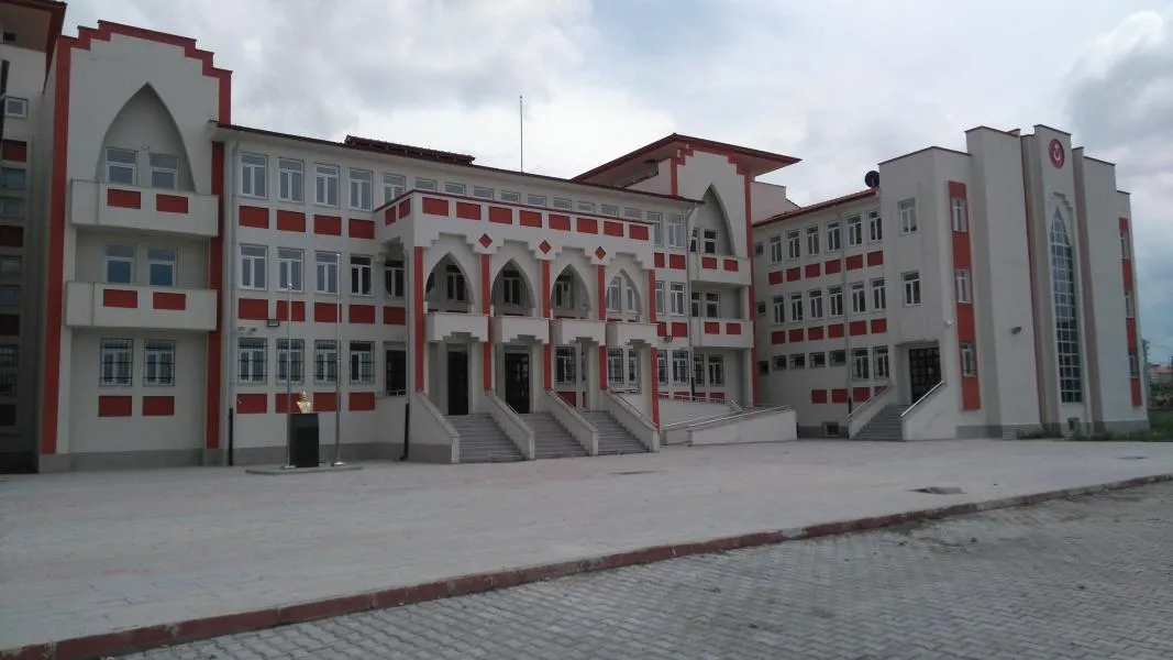Onur Ekemen İlkokulu