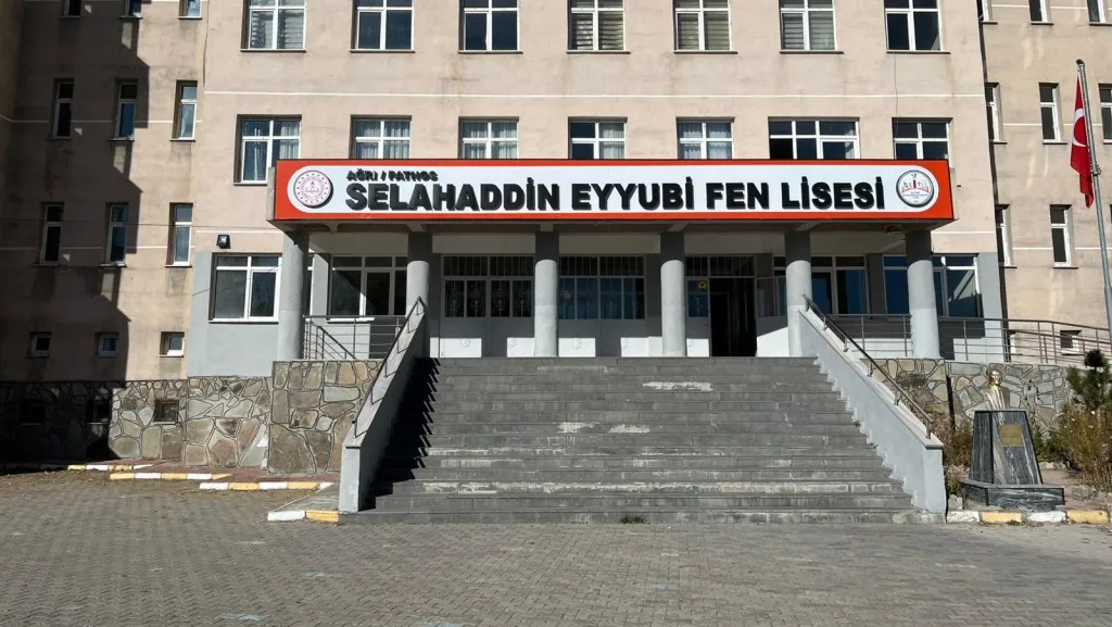 Patnos Selahaddin Eyyubi Fen Lisesi fotoğrafı