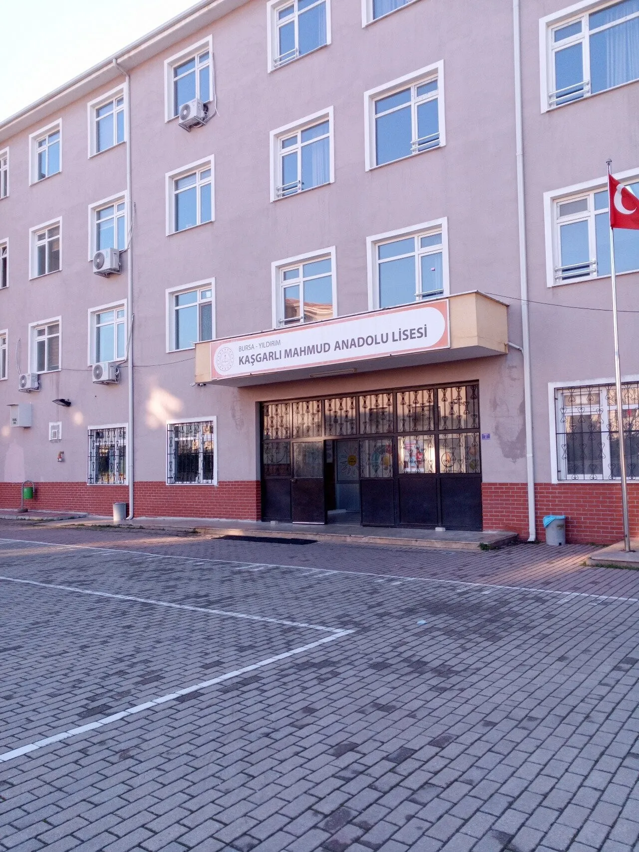 Kaşgarlı Mahmud Anadolu Lisesi fotoğrafı