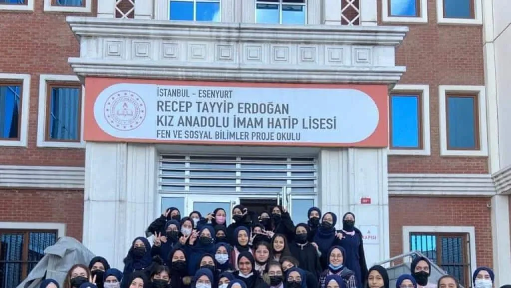 Recep Tayyip Erdoğan Kız Anadolu İmam Hatip Lisesi fotoğrafı