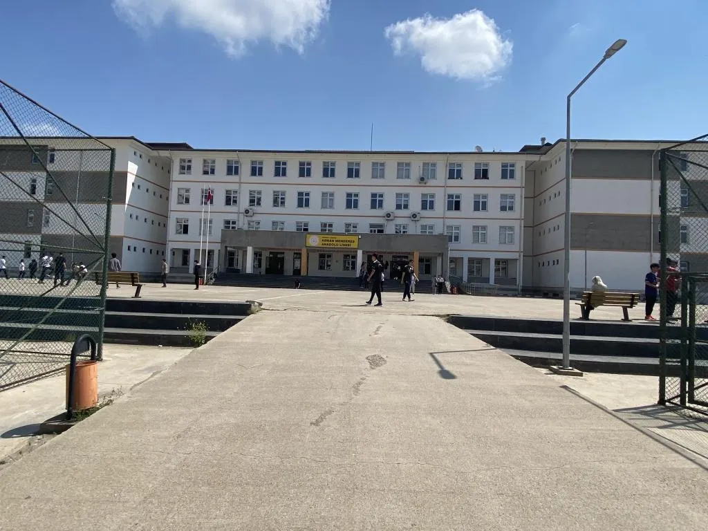 Adnan Menderes Anadolu Lisesi