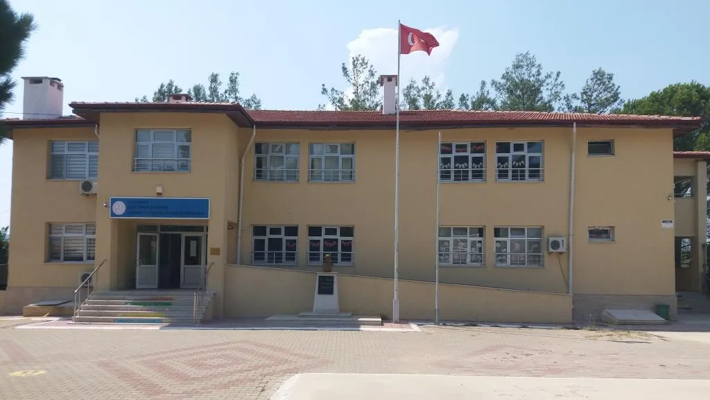 Şehit Piyade Asteğmen Yıldıray Çeltiklioğlu Ortaokulu
