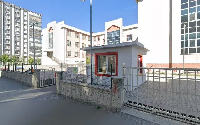 Şehit Varol Tosun Ortaokulu fotoğrafı