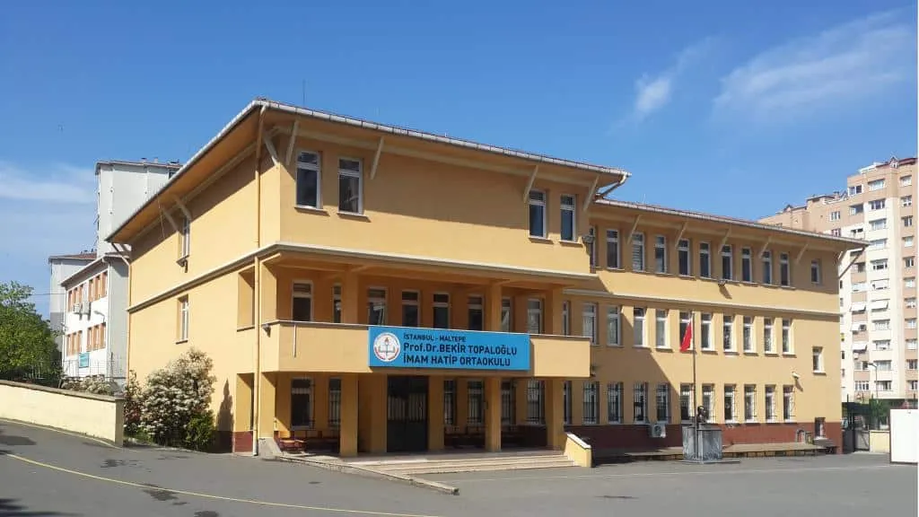 Prof. Dr. Bekir Topaloğlu İmam Hatip Ortaokulu fotoğrafı