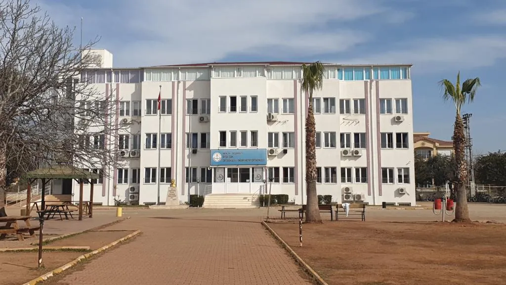 Ayşe Sak İmam Hatip Ortaokulu fotoğrafı