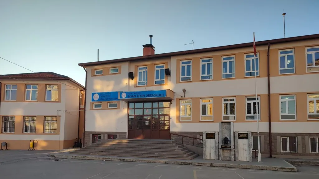 İhsan Tekin İmam Hatip Ortaokulu fotoğrafı
