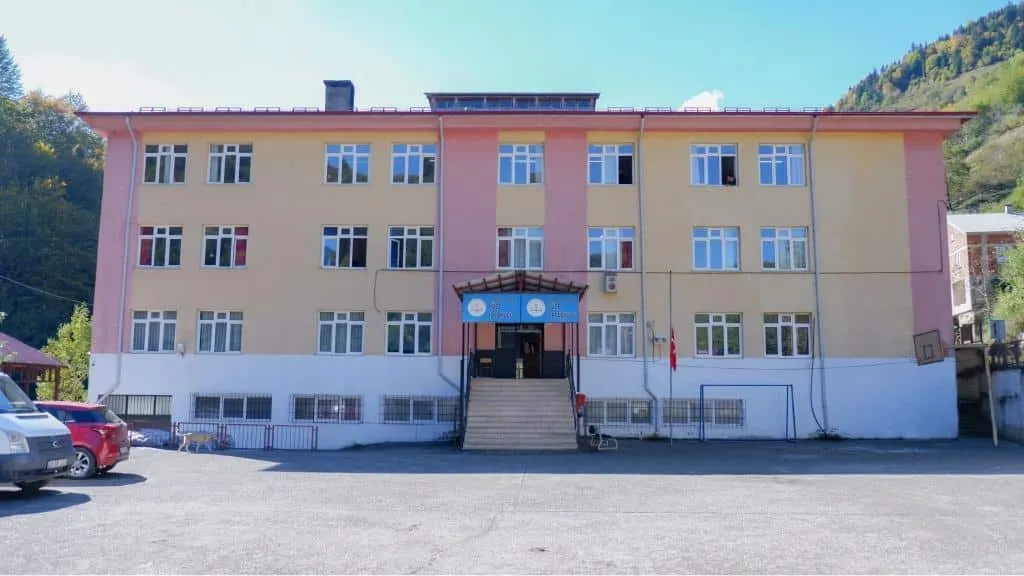Yüce İmam Hatip Ortaokulu fotoğrafı
