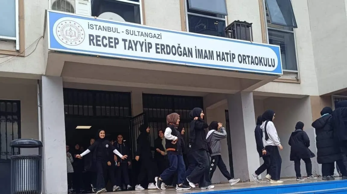 Recep Tayyip Erdoğan İmam Hatip Ortaokulu fotoğrafı
