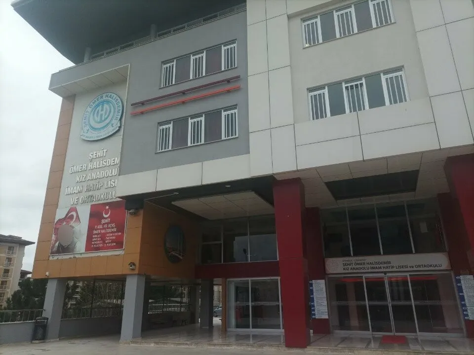 Şehit Ömer Halisdemir Kız Anadolu İmam Hatip Lisesi fotoğrafı