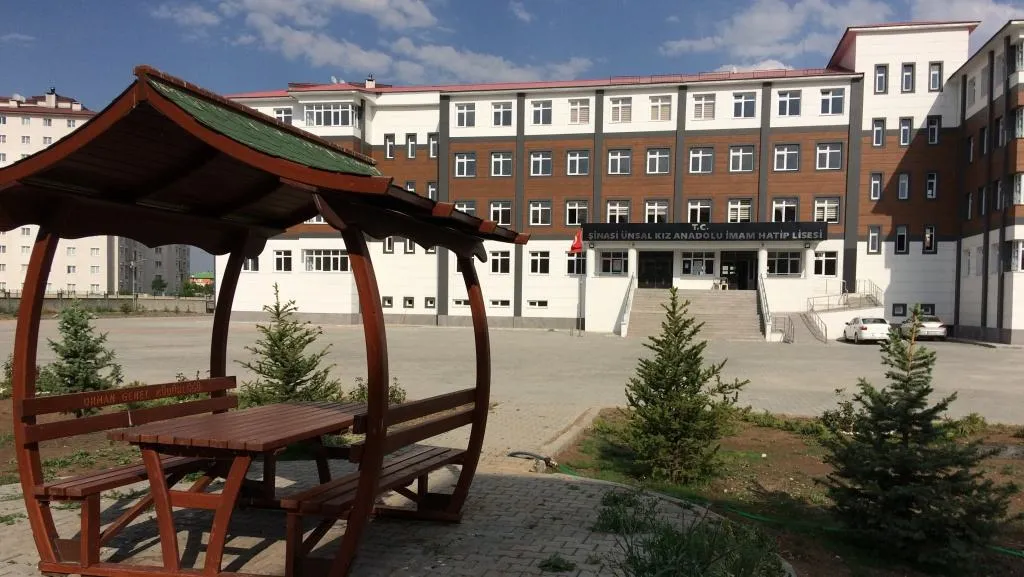 Şinasi Ünsal Kız Anadolu İmam Hatip Lisesi