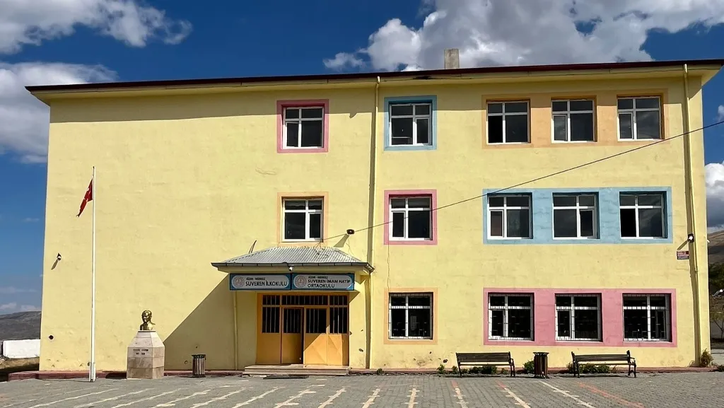 Suveren İmam Hatip Ortaokulu fotoğrafı
