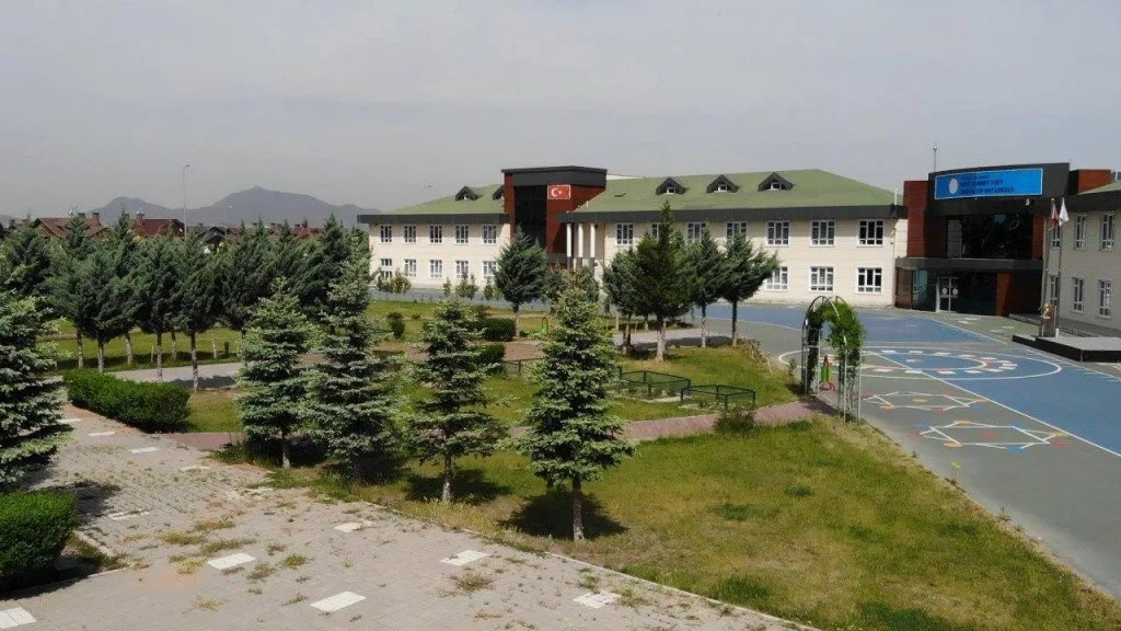 Şehit Cennet Yiğit İmam Hatip Ortaokulu
