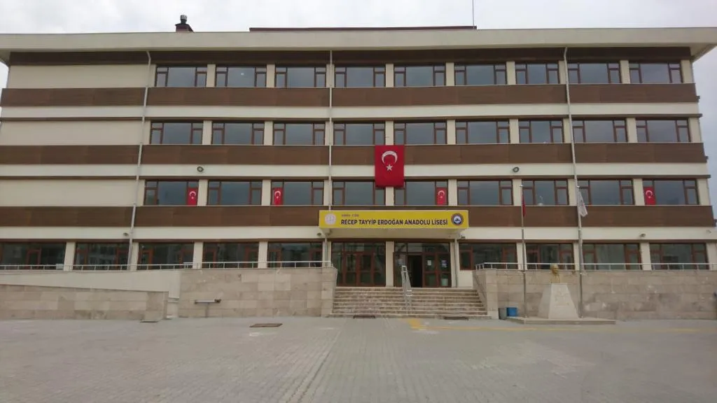 Recep Tayyip Erdoğan Anadolu Lisesi fotoğrafı