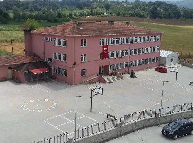 BÜYÜKLÜ İMAM HATİP ORTAOKULU fotoğrafı