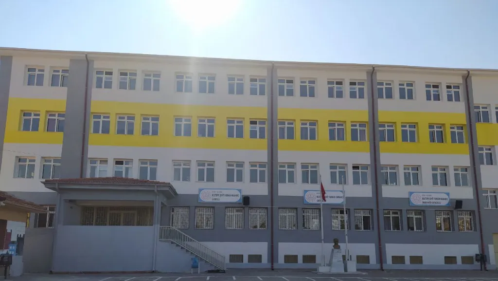 Boztepe Şehit Furkan Hamamcı İmam Hatip Ortaokulu fotoğrafı
