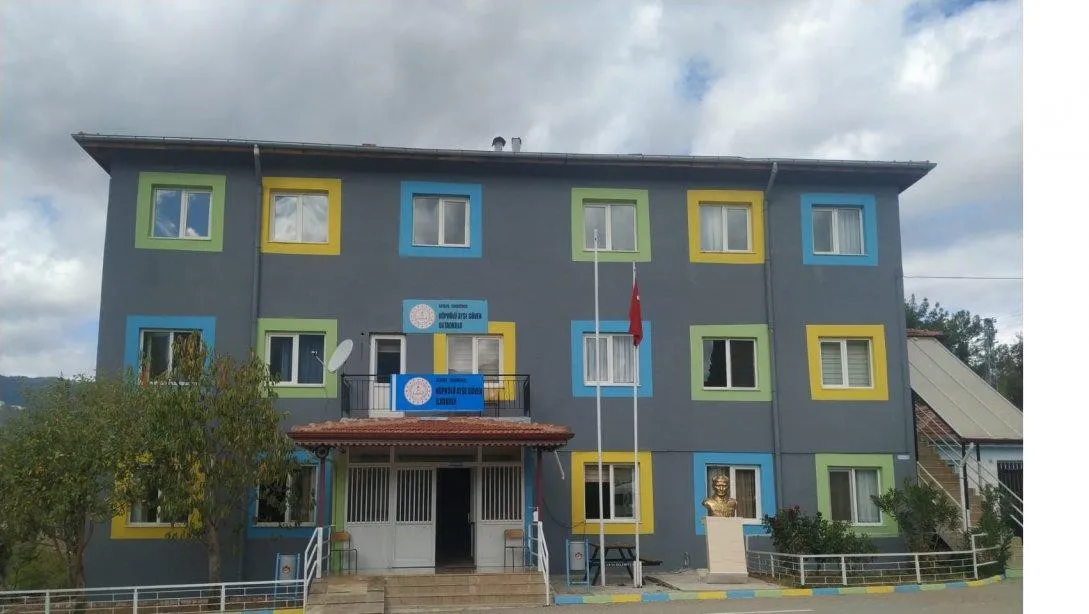 Köprülü Ayşe Güven İlkokulu fotoğrafı