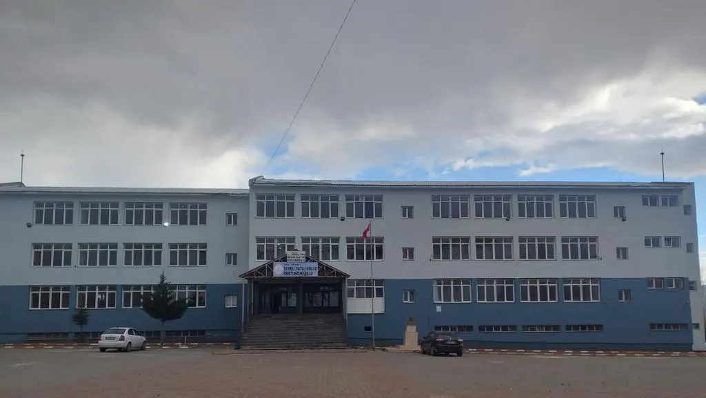 Dedeli İmam Hatip Ortaokulu