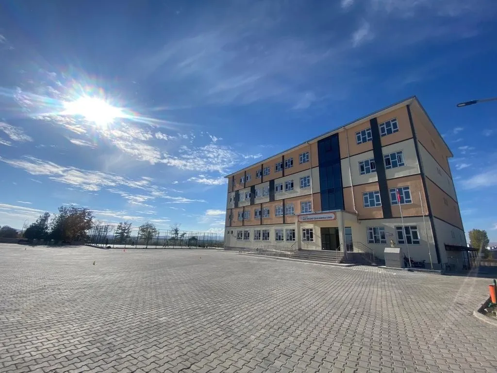 Şehit Muğdat Çelik Anadolu Lisesi fotoğrafı