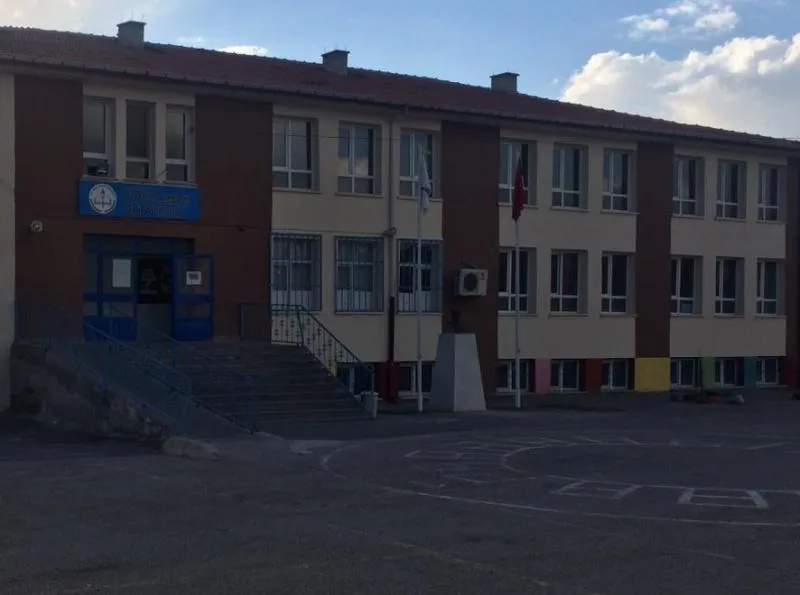 Yunus Emre İmam Hatip Ortaokulu fotoğrafı
