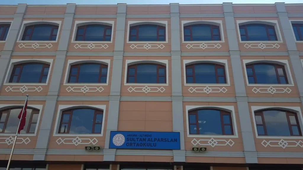 Sultan Alparslan Ortaokulu fotoğrafı