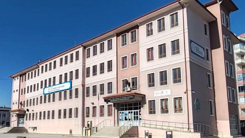 Prof. Dr. Mahmut Esad Coşan İmam Hatip Ortaokulu fotoğrafı