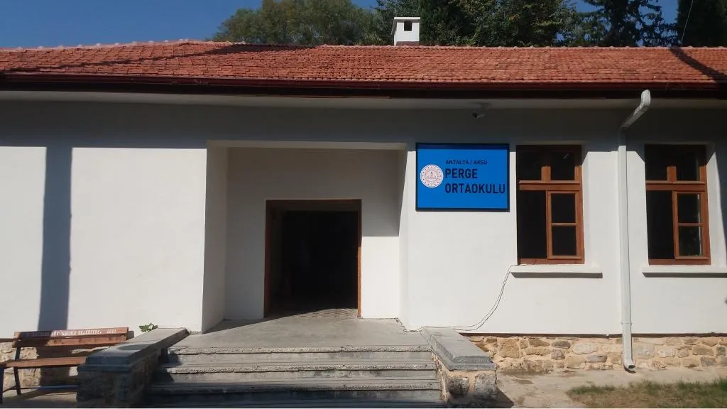 Aksu Perge Ortaokulu fotoğrafı
