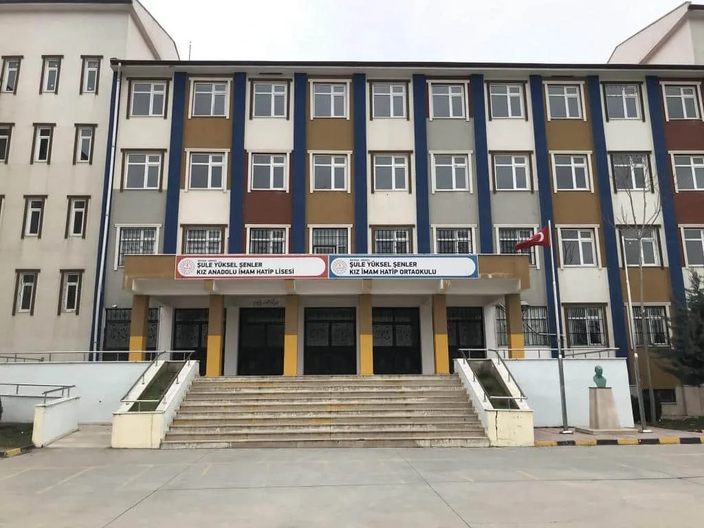Şule Yüksel Şenler Kız Anadolu İmam Hatip Lisesi fotoğrafı
