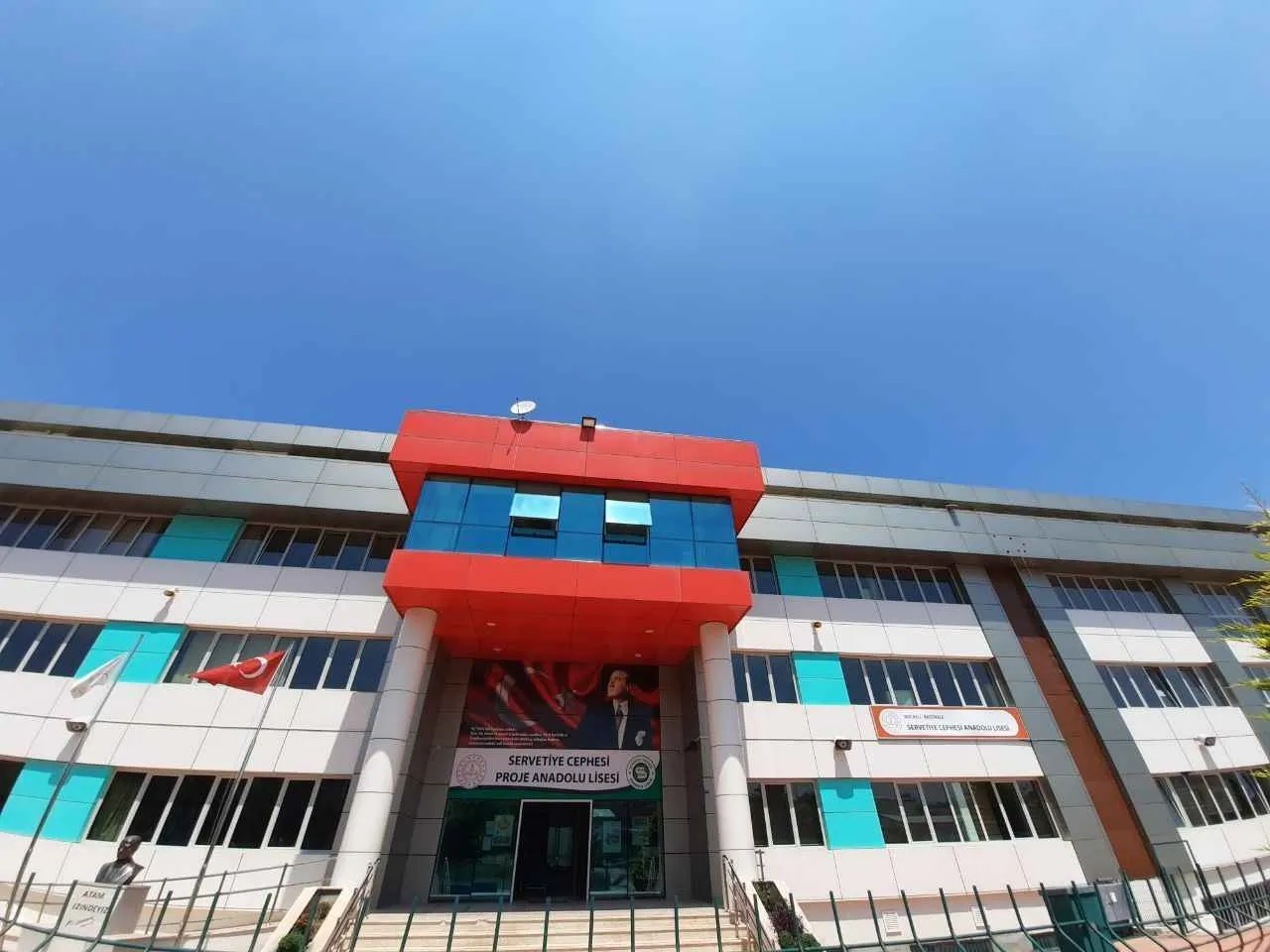 Servetiye Cephesi Anadolu Lisesi fotoğrafı