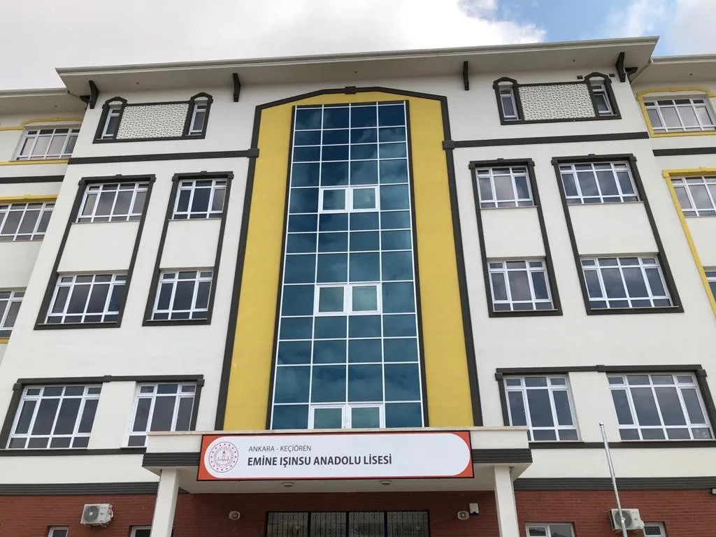 Emine Işınsu Anadolu Lisesi fotoğrafı