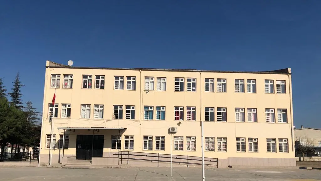 Ova Küme Evleri İmam Hatip Ortaokulu fotoğrafı