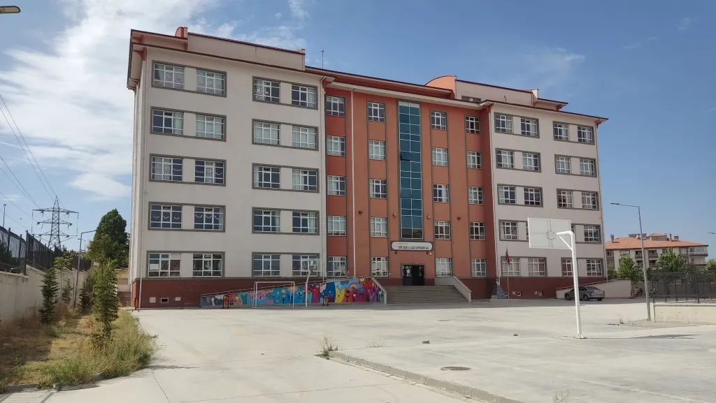 Ertuğrul Gazi Ortaokulu fotoğrafı