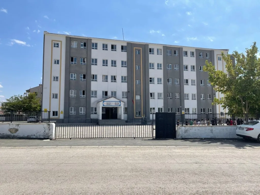 Halit Okay İmam Hatip Ortaokulu fotoğrafı